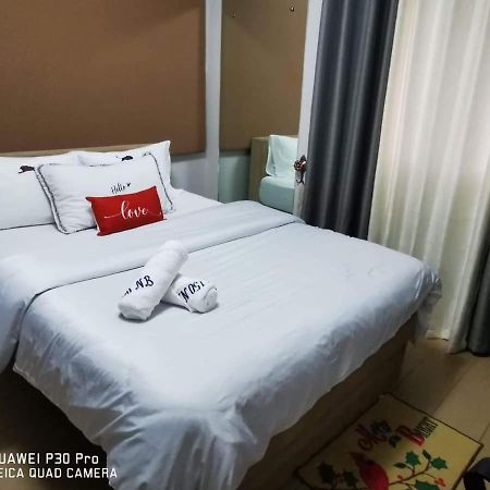 Staycation Condotel @ 150 Newport Pasay City Манила Екстериор снимка