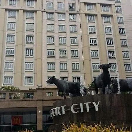 Staycation Condotel @ 150 Newport Pasay City Манила Екстериор снимка